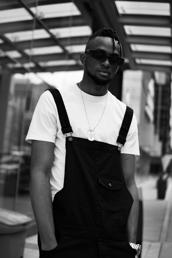 Archive Cargo Pants — structured cargo pants in charcoal, minimalist streetwear